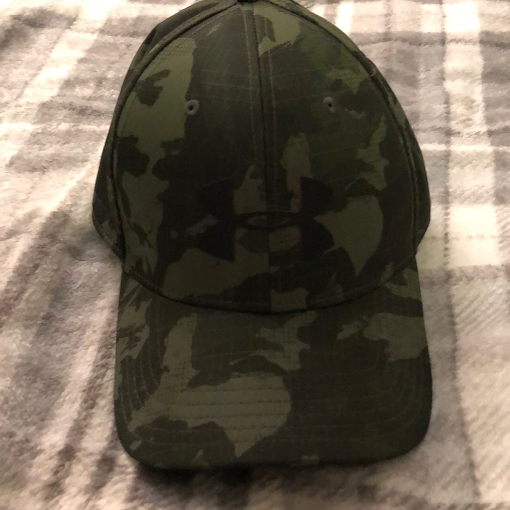 Under Armour fitted hat